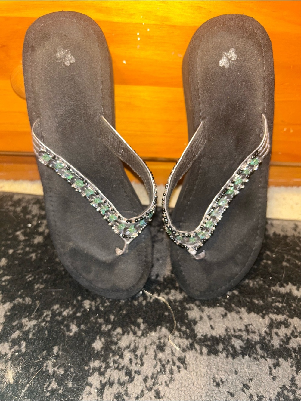 Source Unknown Black Flip Flop Sandals with Green and Silver Beading